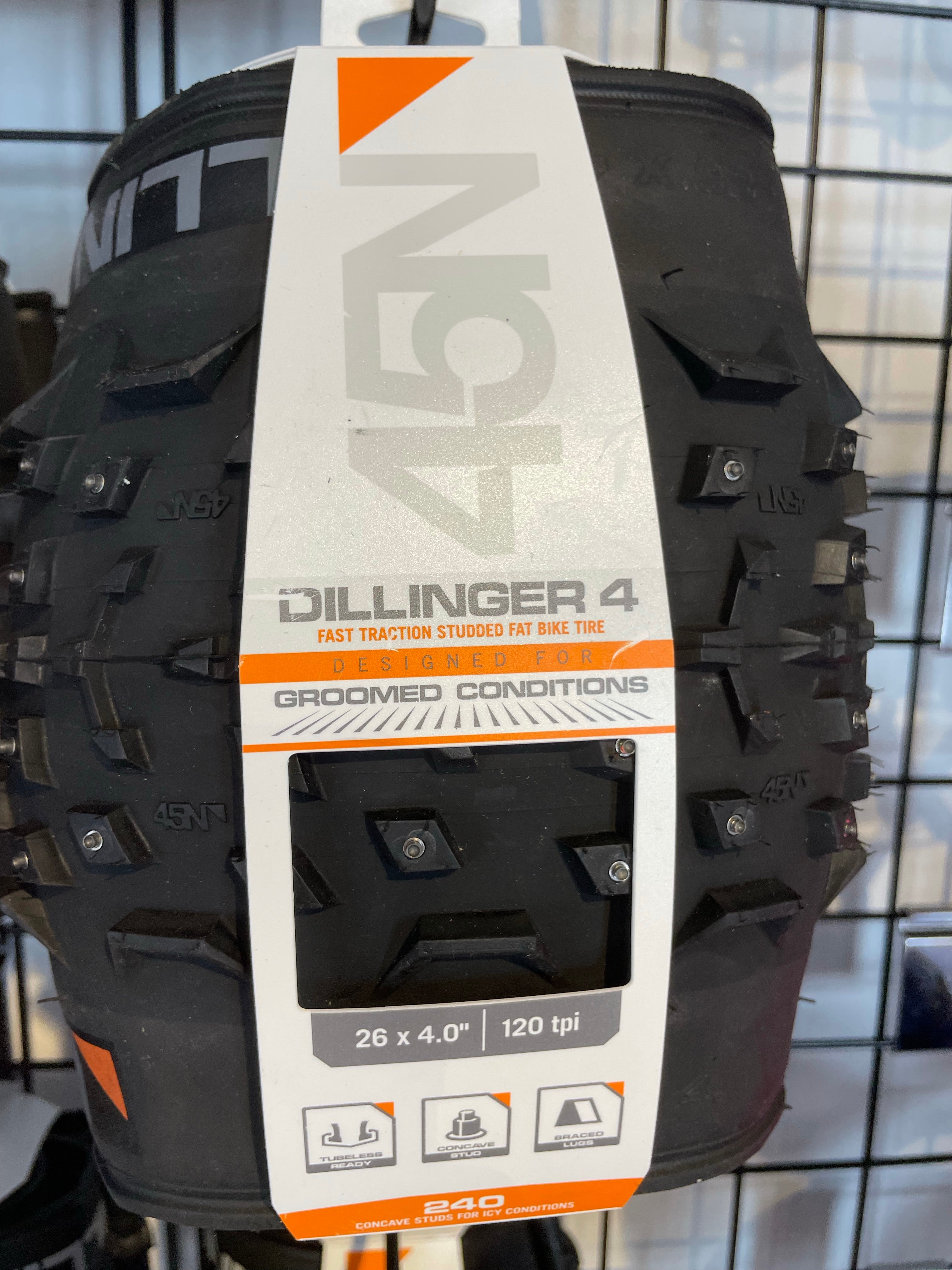 45NRTH Dillinger 4 Tire - 26 x 4, Tubeless, Folding, Black, 120tpi, 24