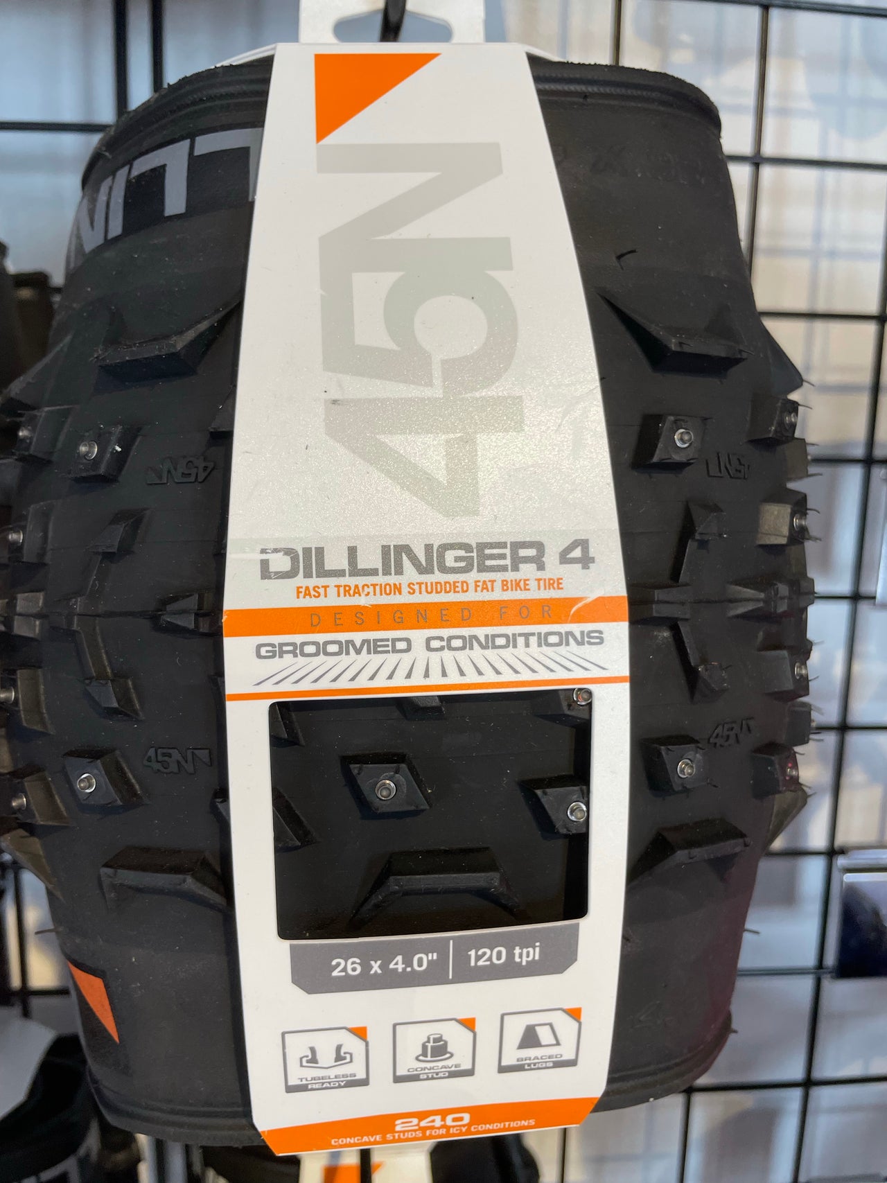 45NRTH Dillinger 4 Tire - 26 x 4, Tubeless, Folding, Black, 120tpi, 240 Concave Carbide Aluminum Studs